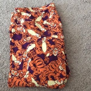 NWOT lularoe TC leggings Disney- tigger